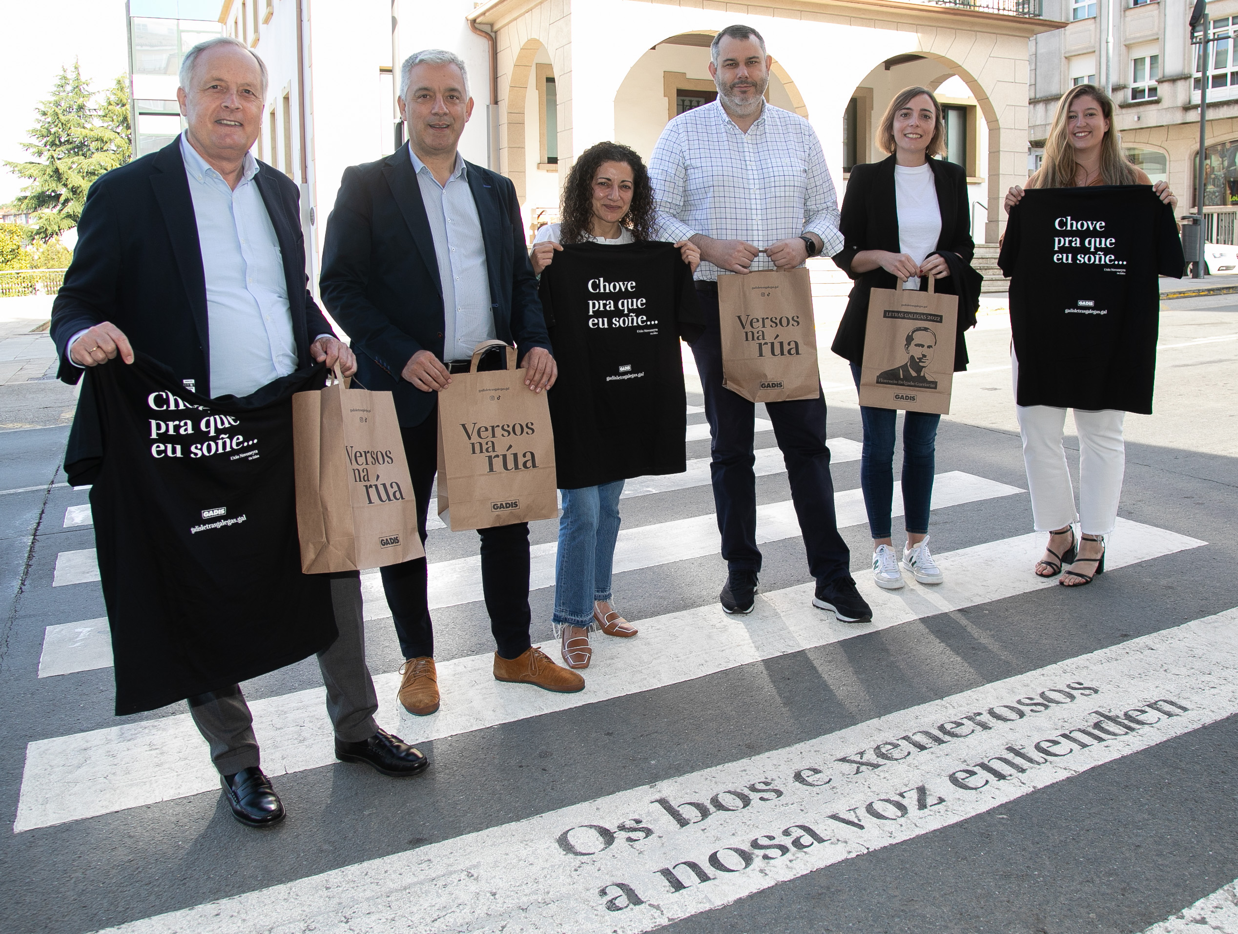 CELEBRAMOS EL DÃA DAS LETRAS GALEGAS LLEVANDO A LAS CALLES VERSOS DE AUTORES ILUSTRES CELEBRAMOS EL DÃA DAS LETRAS GALEGAS LLEVANDO A LAS CALLES VERSOS DE AUTORES ILUSTRES