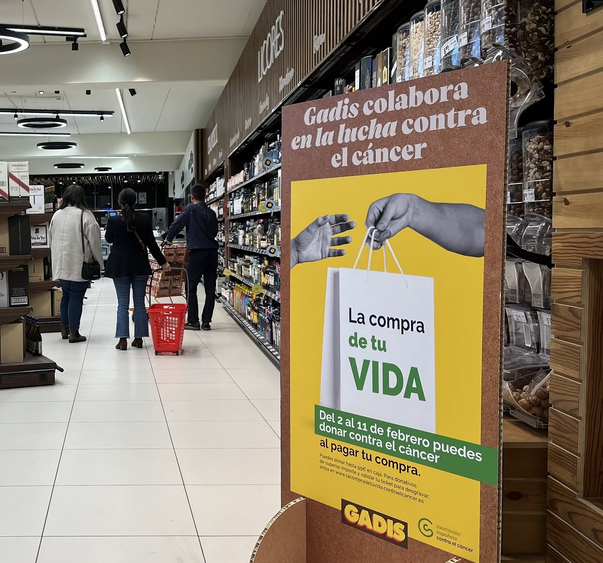 Imagen noticia OS CLIENTES DE GADIS APOIADES Á ASOCIACIÓN ESPAÑOLA CONTRA O CANCRO CON 14.507 €