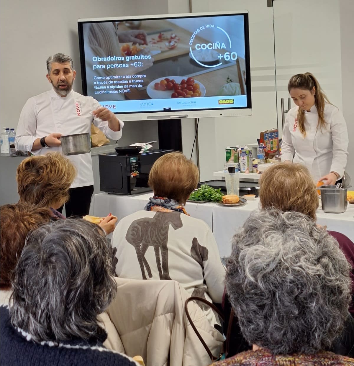 Imagen noticia MÁIS DE 200 MAIORES PARTICIPARON NOS OBRADOIROS DE COCINA NOS QUE COLABORAMOS CO GRUPO NOVE