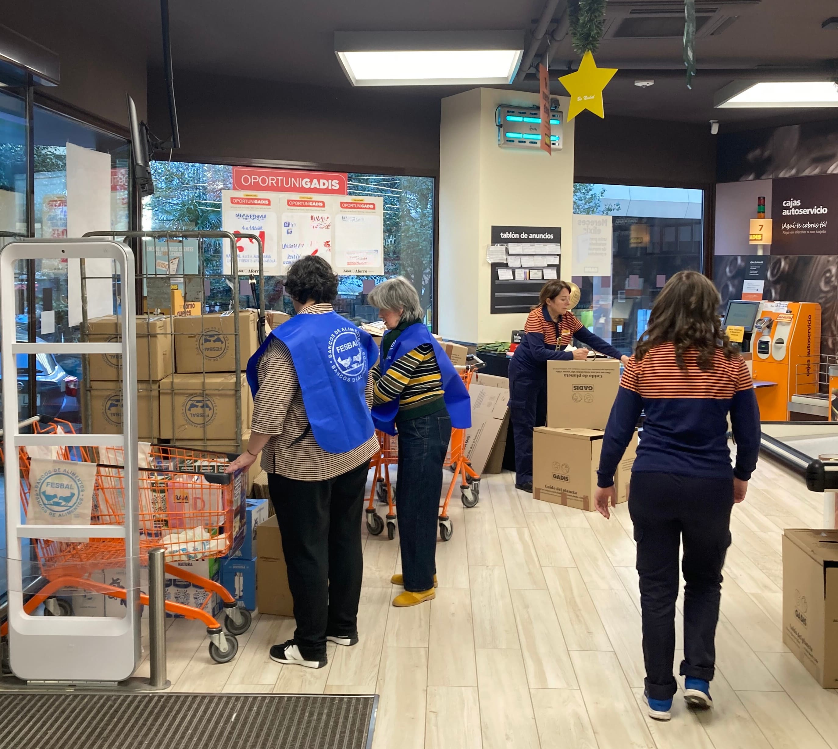 Imagen noticia OS NOSOS CLIENTES ACHEGAN 168.300 QUILOS DE ALIMENTOS E 97.748 € Á CAMPAÑA A GRAN RECOLLIDA