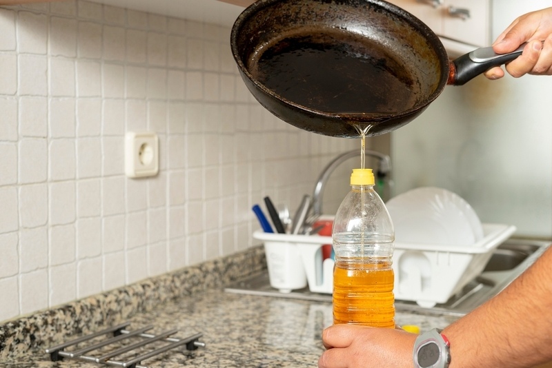 Por qué el aceite de cocina usado es un peligro ambiental y a dónde  llevarlo para su reciclaje